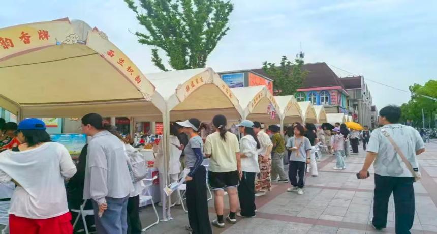 地校联动传承非遗文化 广富林街道携手上海对外经贸大学共筑文化盛宴