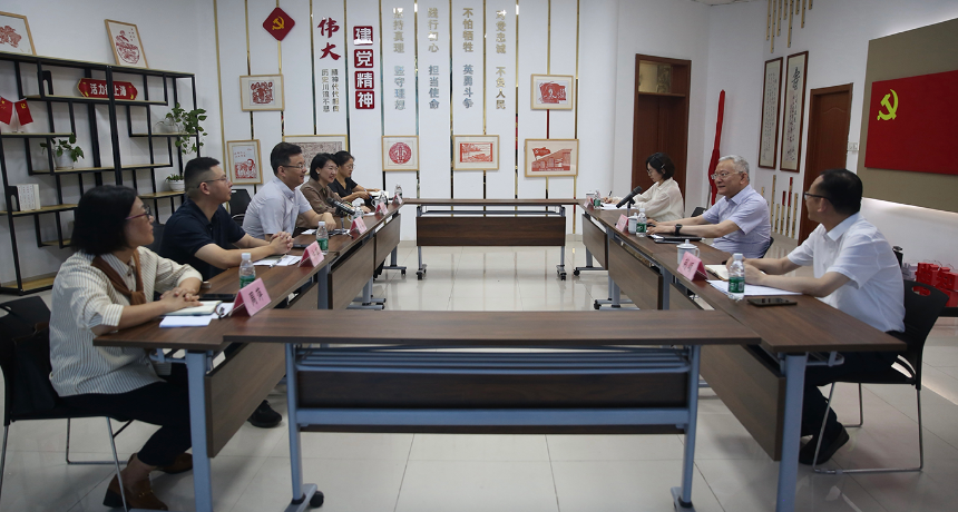 区人大常委会领导赴广富林街道走访区人大代表