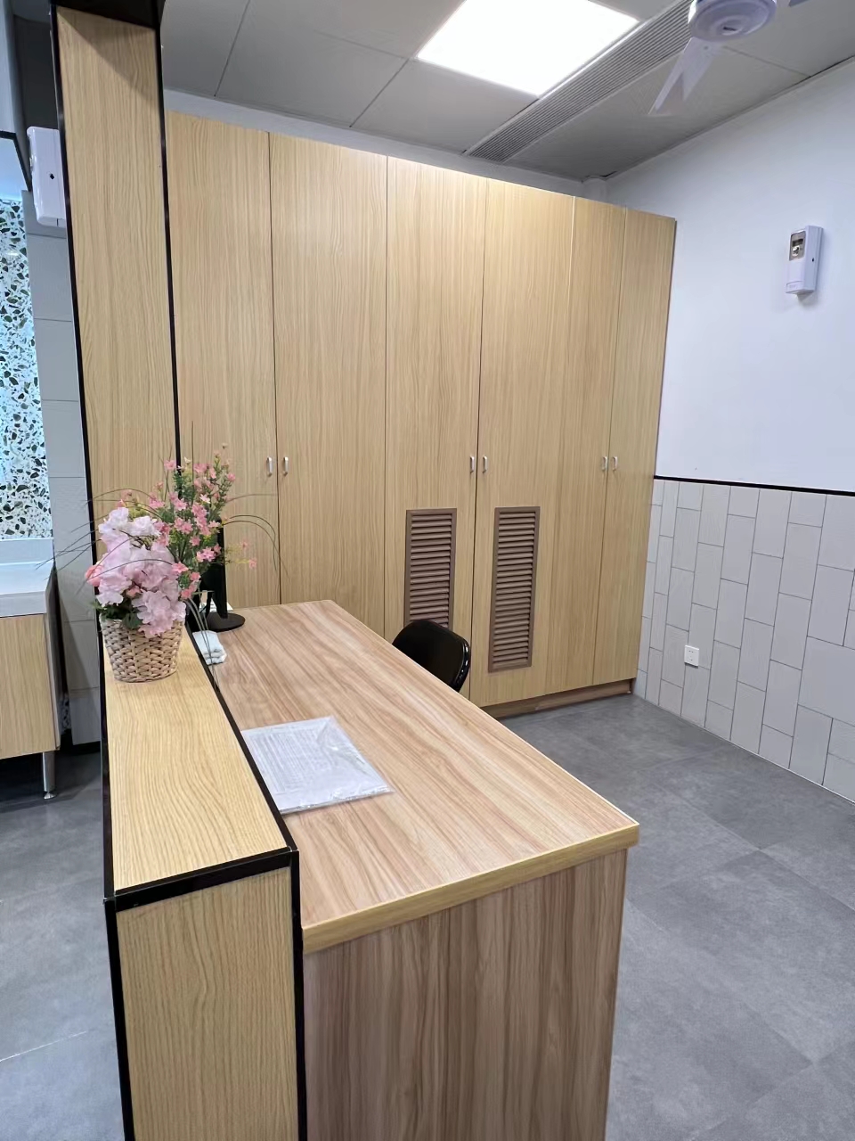 环卫中心推进落实“环卫公厕保洁职工工间休息室” 建设改善工作