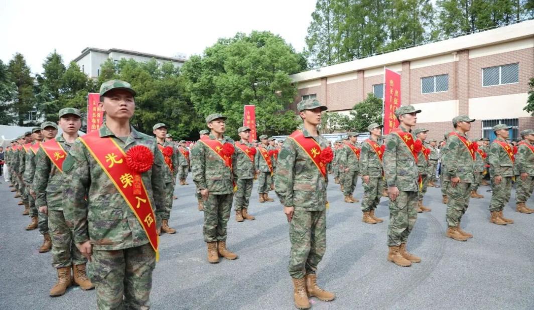 戎装启程 松江区举行2026年下半年新兵入伍欢送仪式