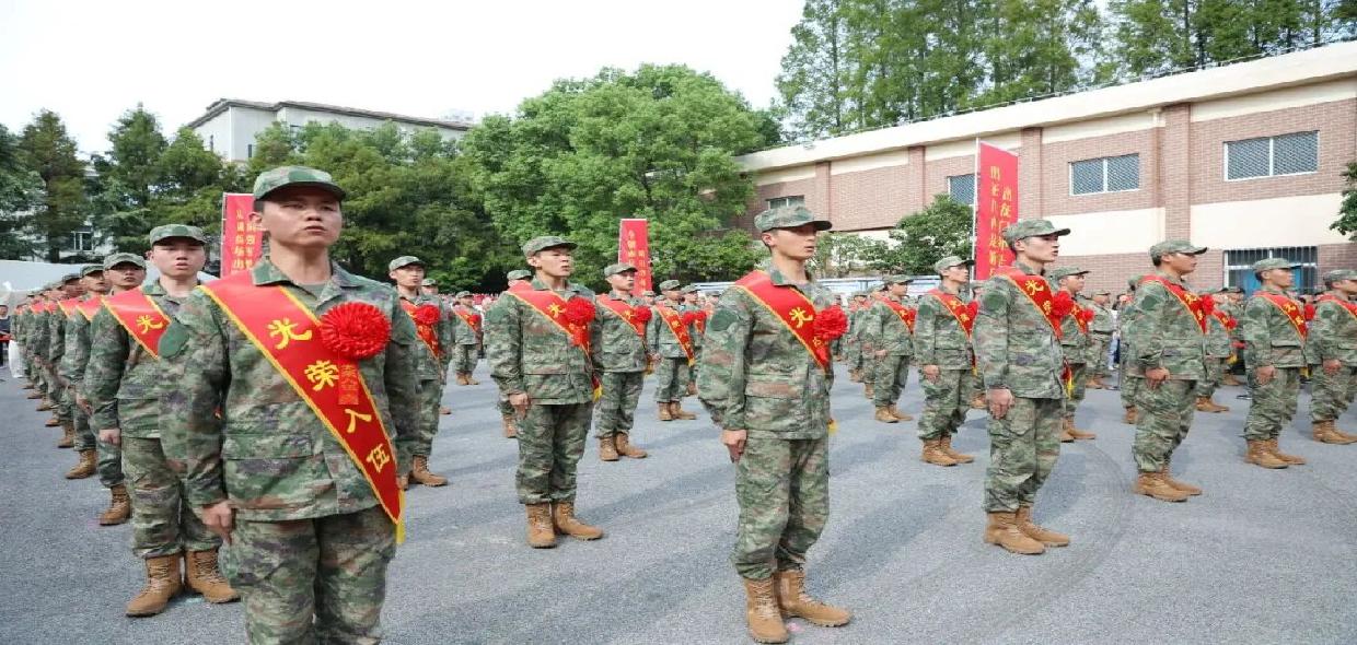 戎装启程 松江区举行2026年下半年新兵入伍欢送仪式