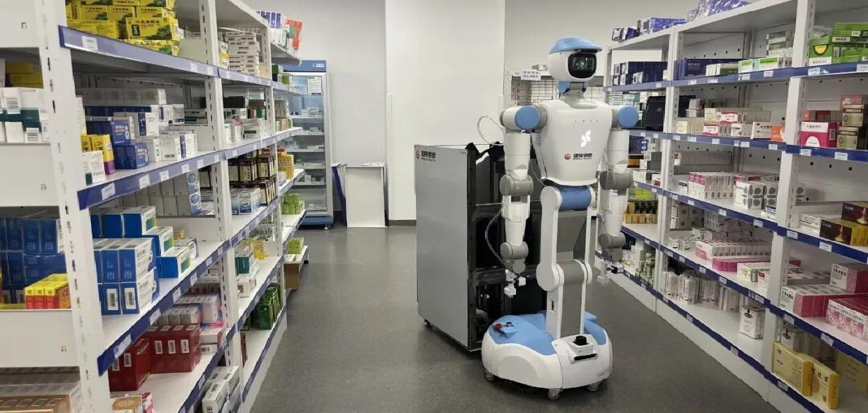 人形机器人加入药房、智能化产品走向海外，松江这家企业加速布局“AI+医疗”
