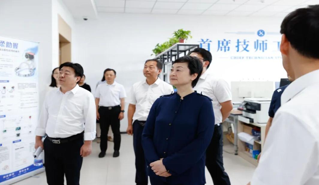 区领导调研第48届世界技能大赛服务保障筹备工作