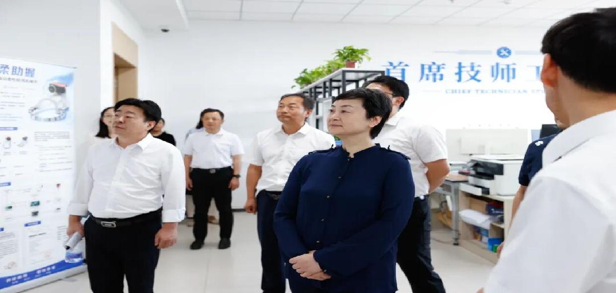区领导调研第48届世界技能大赛服务保障筹备工作