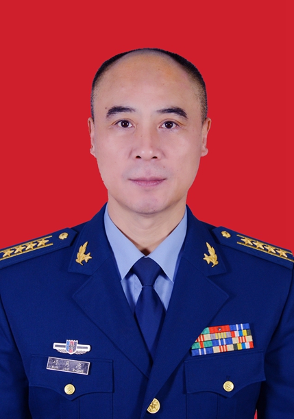 曾任济南军区空军军事法院院长,解放军济南军事法院副院长(副师职).