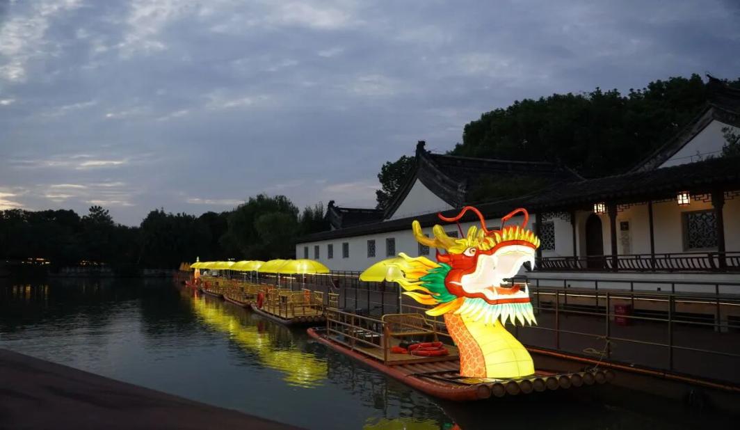 解锁广富林夜游新玩法，水上祥龙巡游中秋试运营，国庆正式亮相