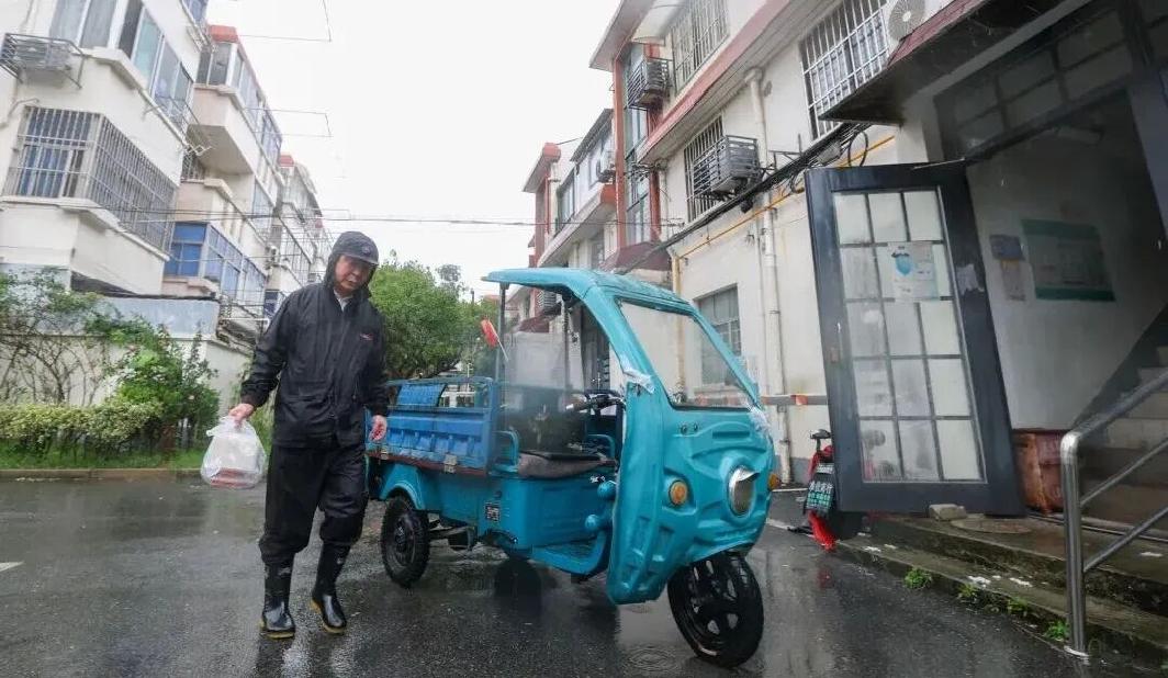 见证担当，感受温暖 风雨之中，我们看见了松江这座城的韧性