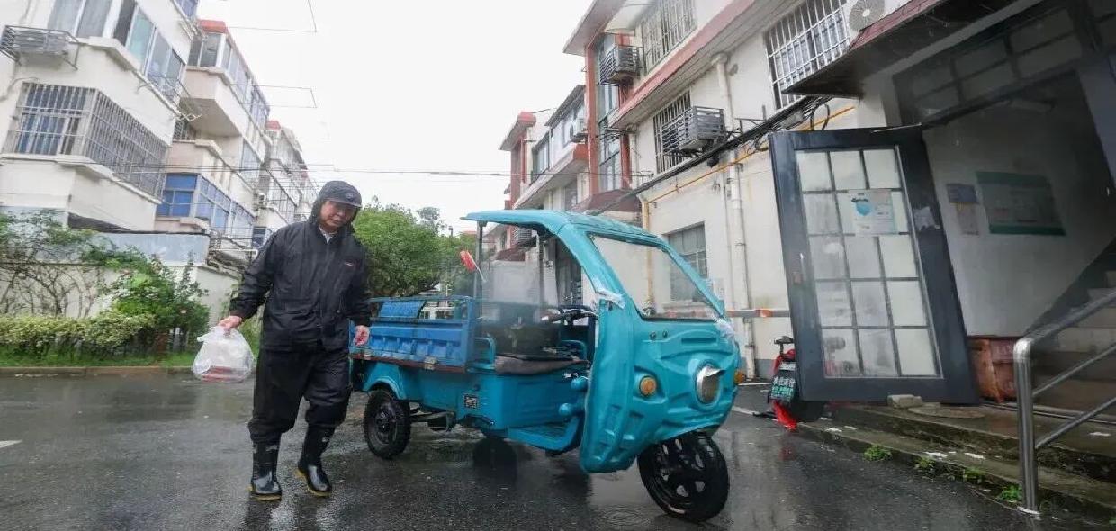 见证担当，感受温暖 风雨之中，我们看见了松江这座城的韧性