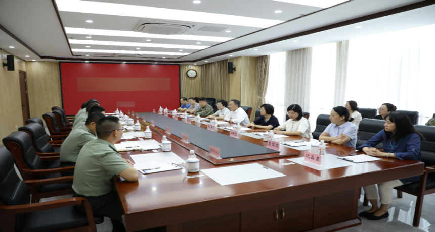 中山街道开展“八一”走访慰问暨党政班子“军事日”活动